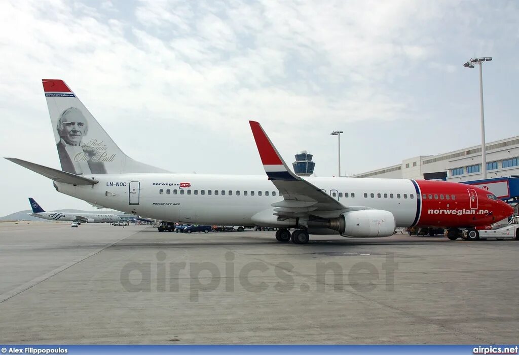 Boeing 737-800 Norwegian Air. Боинг 737-800 Норвегиан Фредди Меркьюри Крылья фотографии. Боинг 737-800 Норвегиан Фредди Меркьюри фото.