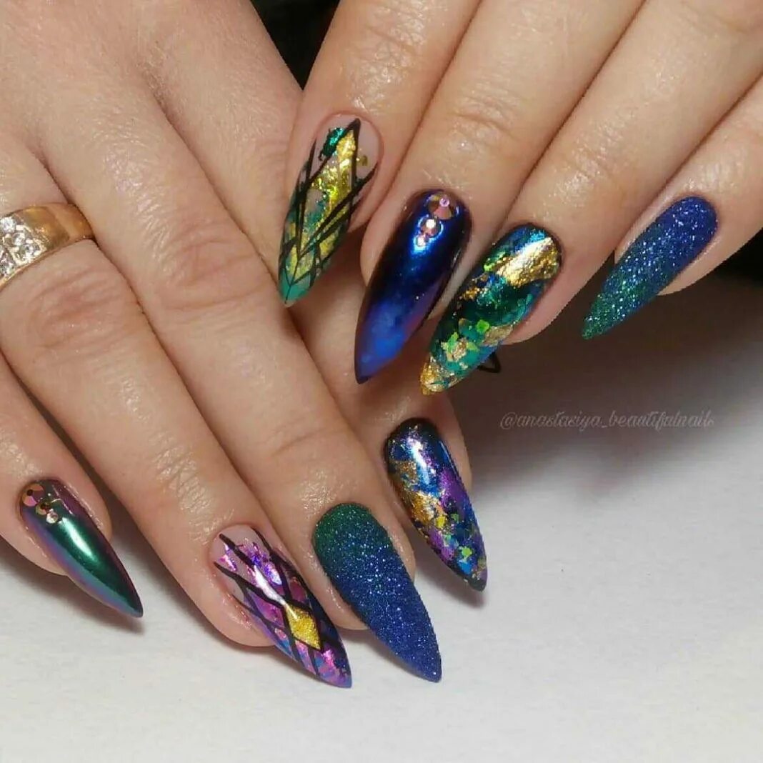 Лак для ногтей со слюдой. Стеклянный маникюр. Аква френч аквадизайн. Маникюр со слюдой. Маникюр со слюдой.