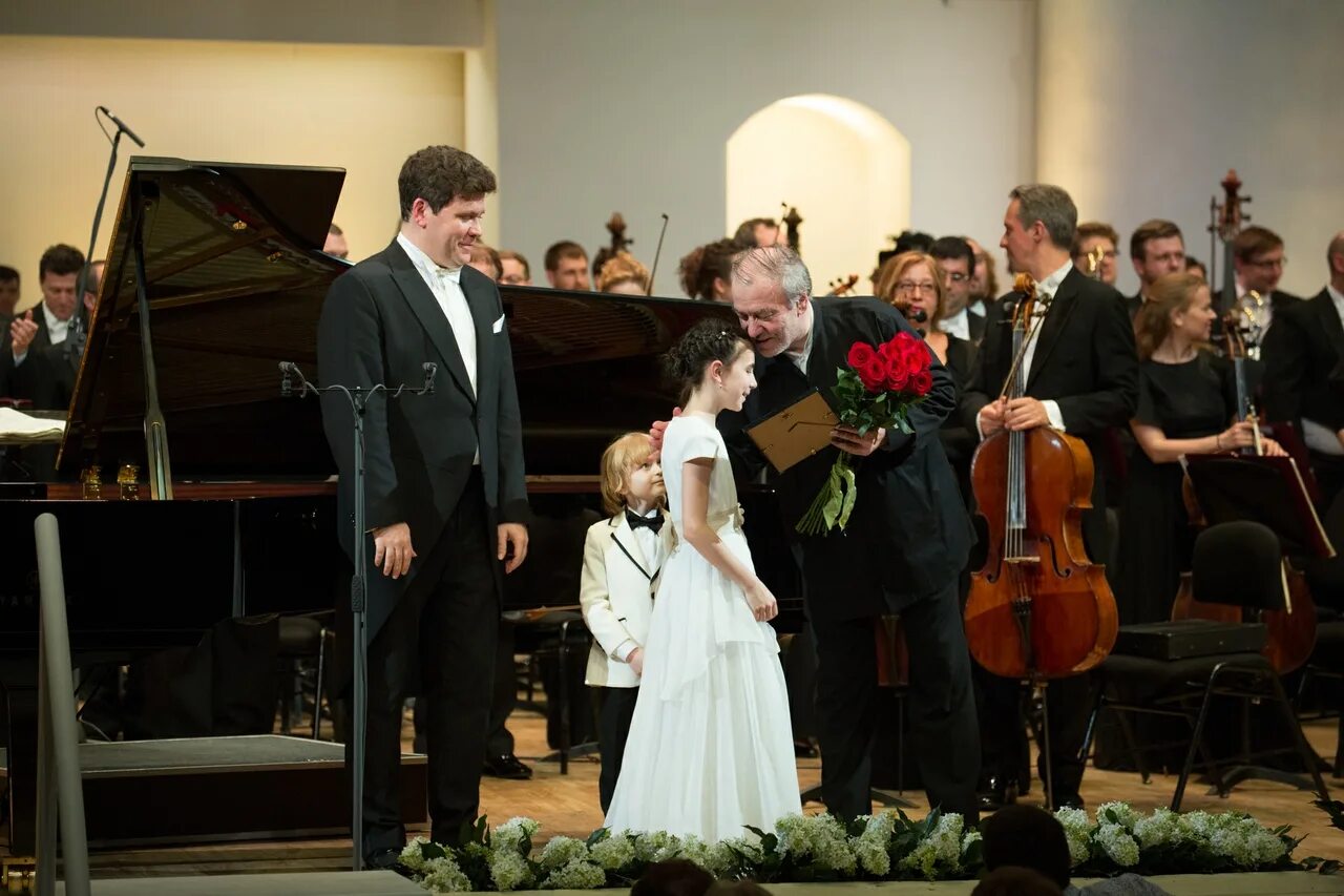 Конкурс пианистов. Дипломант международного конкурса Grand Piano Competition. «Grand Piano Competition» фестиваль. Соревнование по пианино. Музыкальные конкурсы фортепиано