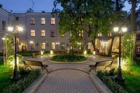 Красивые дворы города