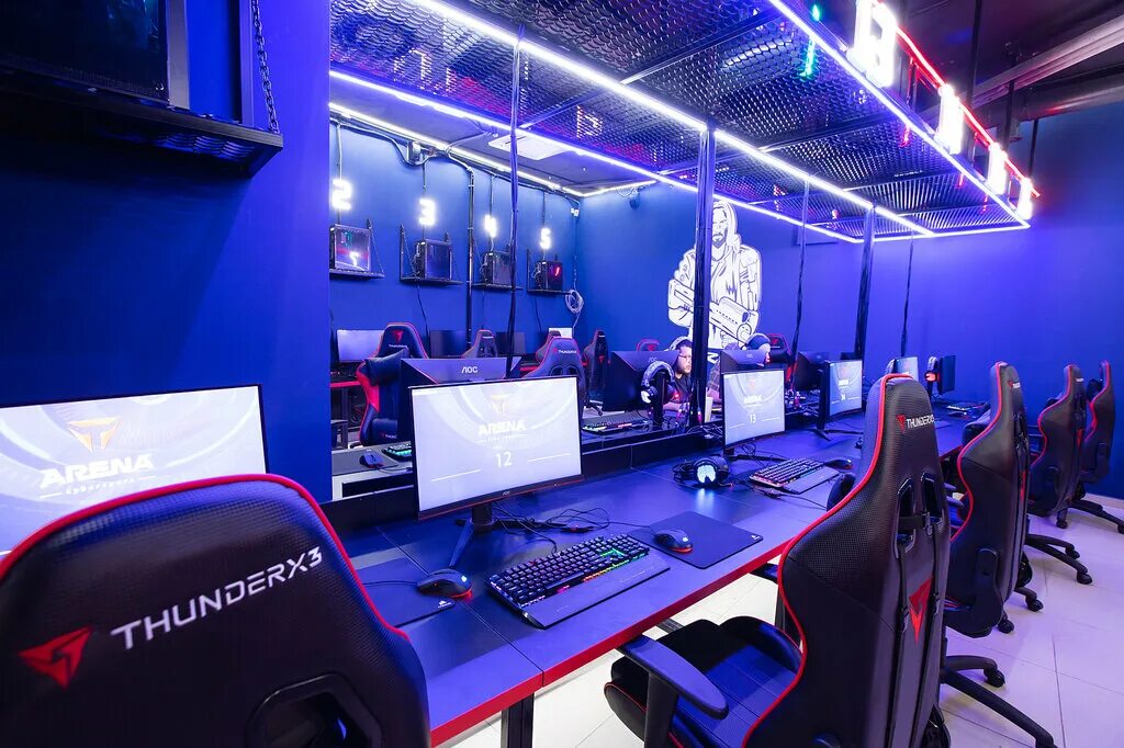 кибер арена компьютерный клуб. ета арена компьютерный клуб москва. компьютерные арены. колизеум киберспорт арена. Vp арена в москве.