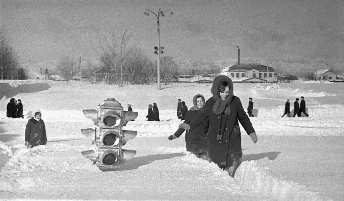 Южно Сахалинск 1970 зима. Сахалин зима 1969. Зима 1968 года на Сахалине. Зима Южно Сахалинска 1968г.