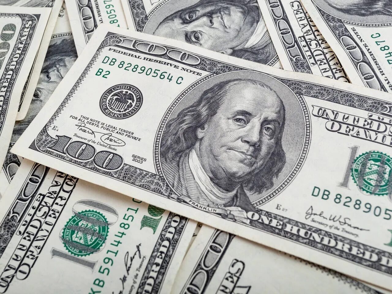 Стоит сейчас продавать доллары