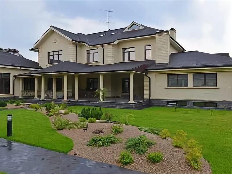 Проекты компактных красивых домов. Современная деревянная архитектура. Dom id. Коттедж название славск. Веледниково делюкс коттеджный поселок.