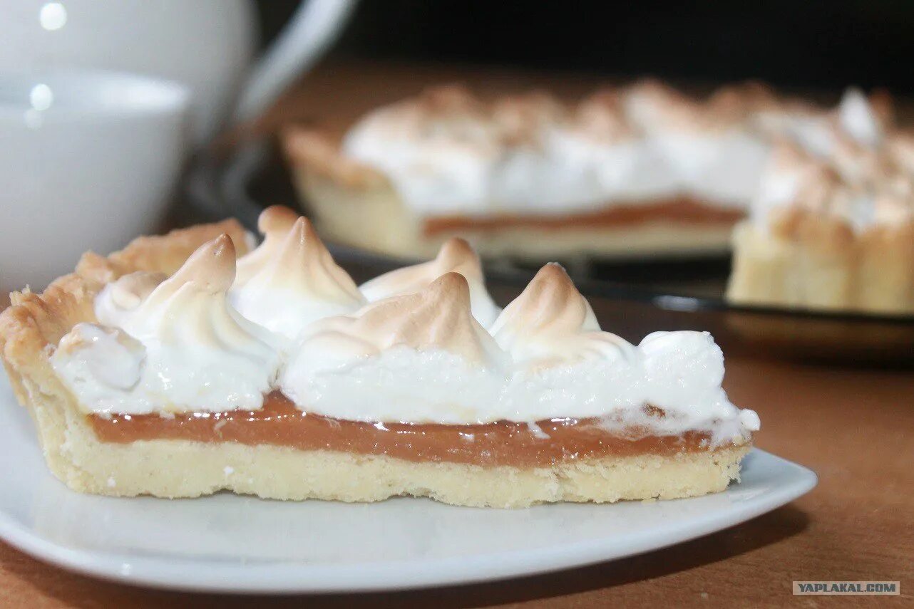 пироги с безе рецепт с фото. Meringue pie. лимонный торт с меркнгой. шарлотка с безе. пироги с безе рецепт с фото.