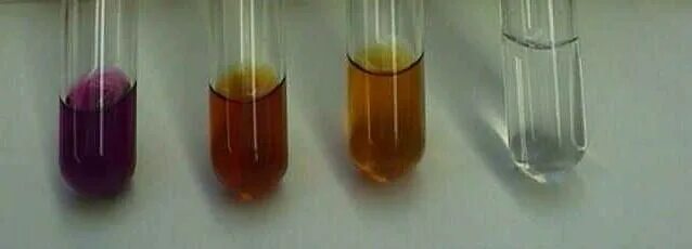 Хлорид железа 2 аммиак и вода. Йод и тиосульфат натрия реакция. Обесцвечивание раствора йода. Коричневый цвет раствора в пробирке. Раствор йода в пробирке.