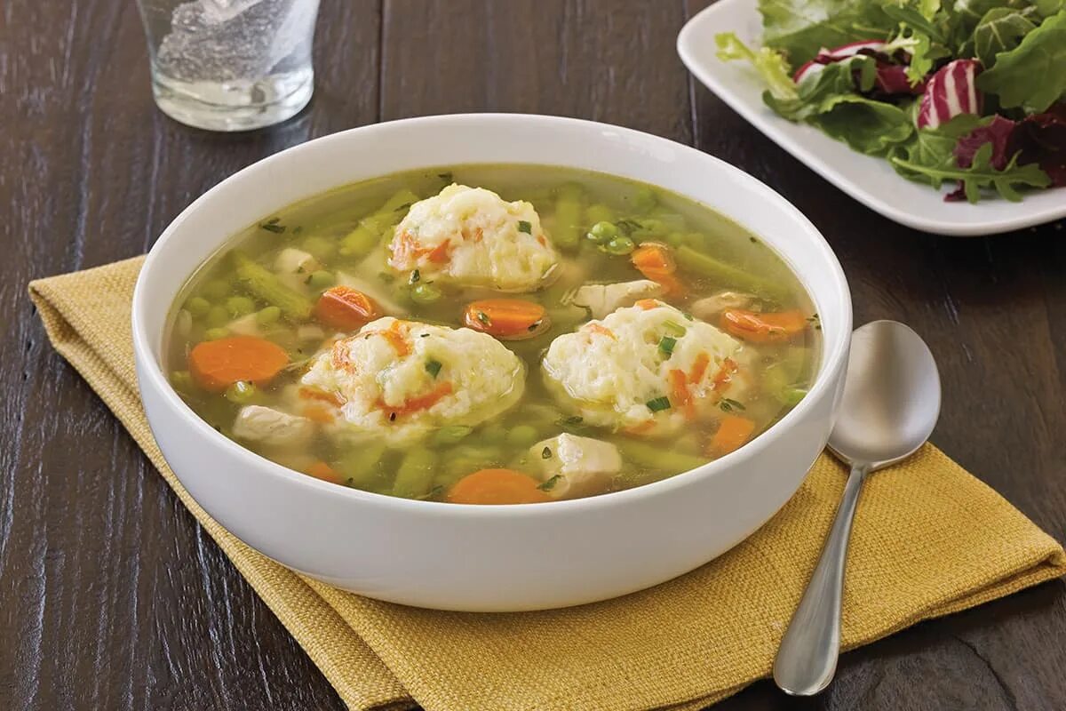 Суп с мясными клецками. Куриный суп чесночными галушками-рулетиками. суп леббенч /суп картофельный с галушками/. куриный суп с чесночными галушками. суп с чесночными галушками.