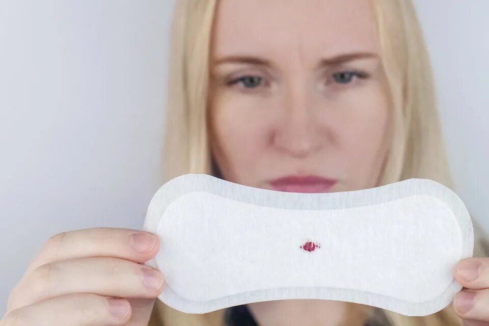 2 месяц скудные месячные. 2 месяц скудные месячные. 2 месяц скудные месячные. Скудные месячные коричневого цвета. Прокладки для менструационного цикла.