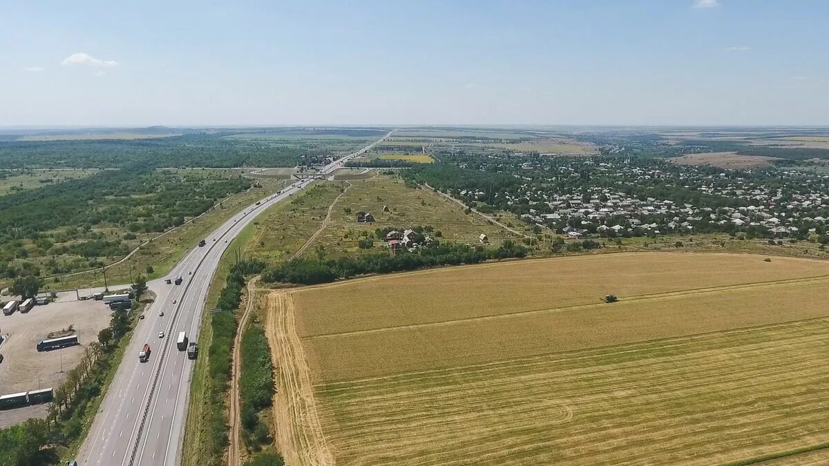 Поселок Аютинский. Поселок Аютинский Ростовская. Посёлок горный Ростовская область. Горные посёлок вид сверху.