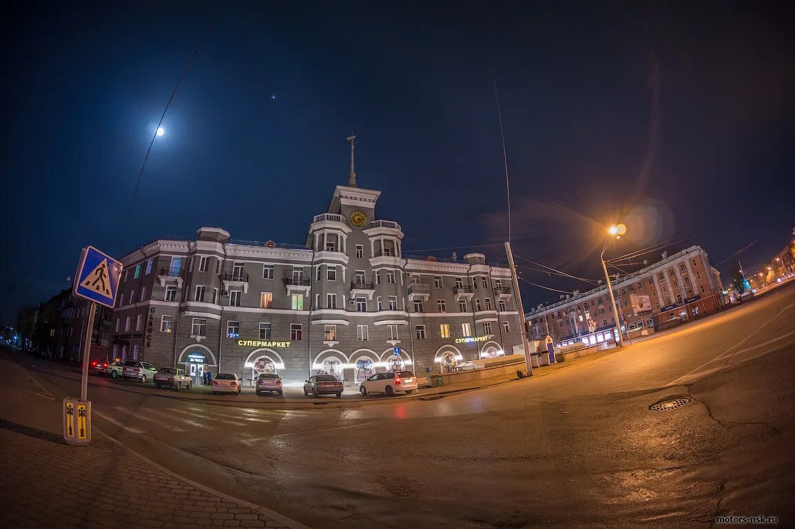 барнаул с воздуха. барнаул центр города. дом под шпилем ночью барнаул. барнаул панорама. барнаул гелио.