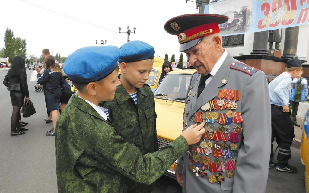 Традиции преемственность поколений. Историческая память и преемственность поколений. Преемственность поколений военных. Преемственность поколений армии России. Преемственность поколений в службе.