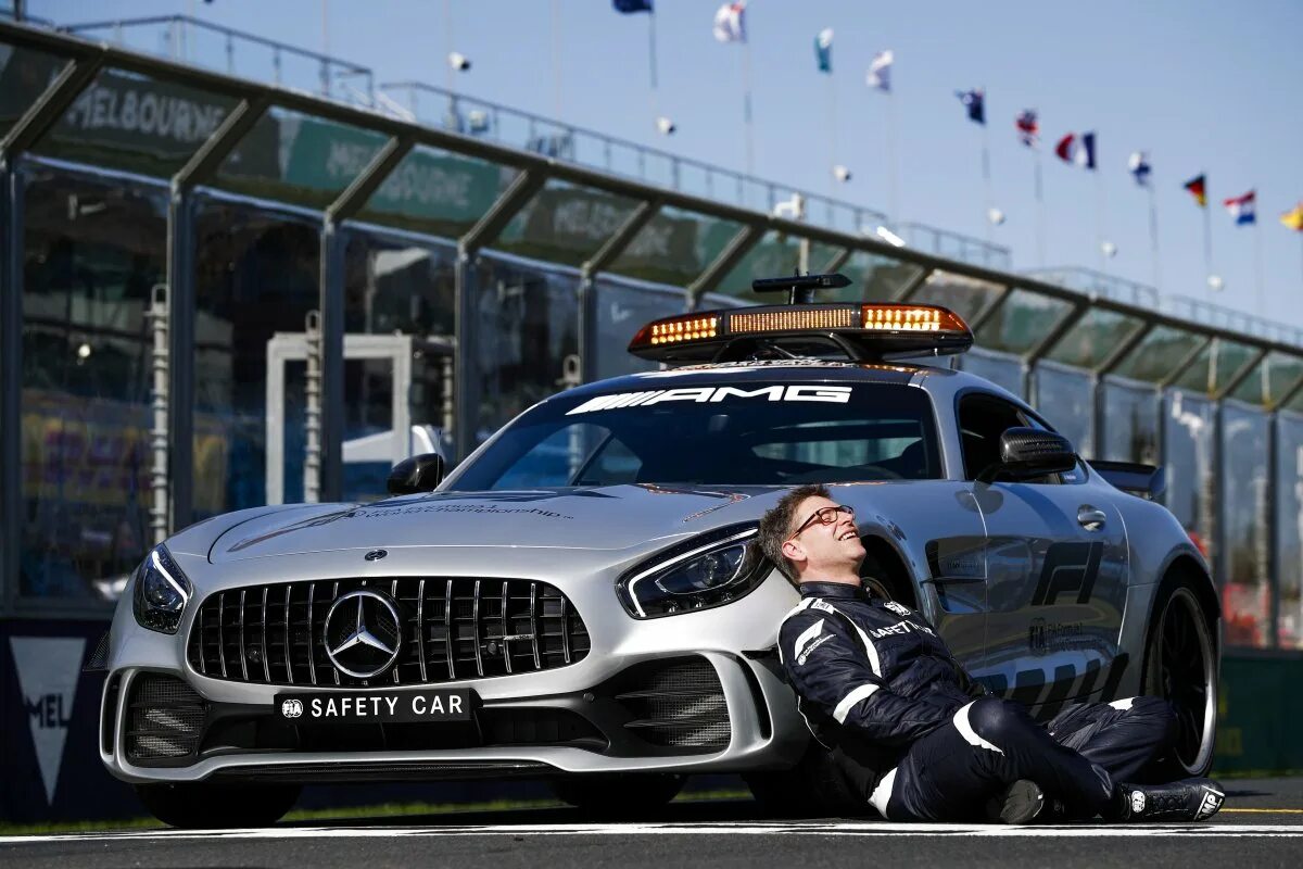 Автомобиль безопасности формула. Мерседес Safety car. Mercedes AMG gt f1 Safety car Pilot. Mercedes Safety car AMG 2022 f1. Mercedes Safety car AMG 2021 f1.