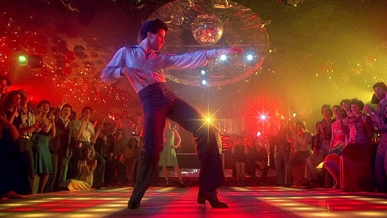 Диско танцпол. Джон траволта saturday night fever. джон траволта диско танец. джон траволта лихорадка субботнего вечера.