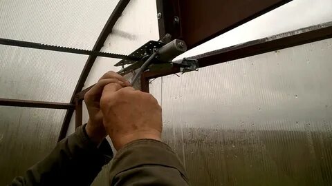 Крепеж для теплицы дверей