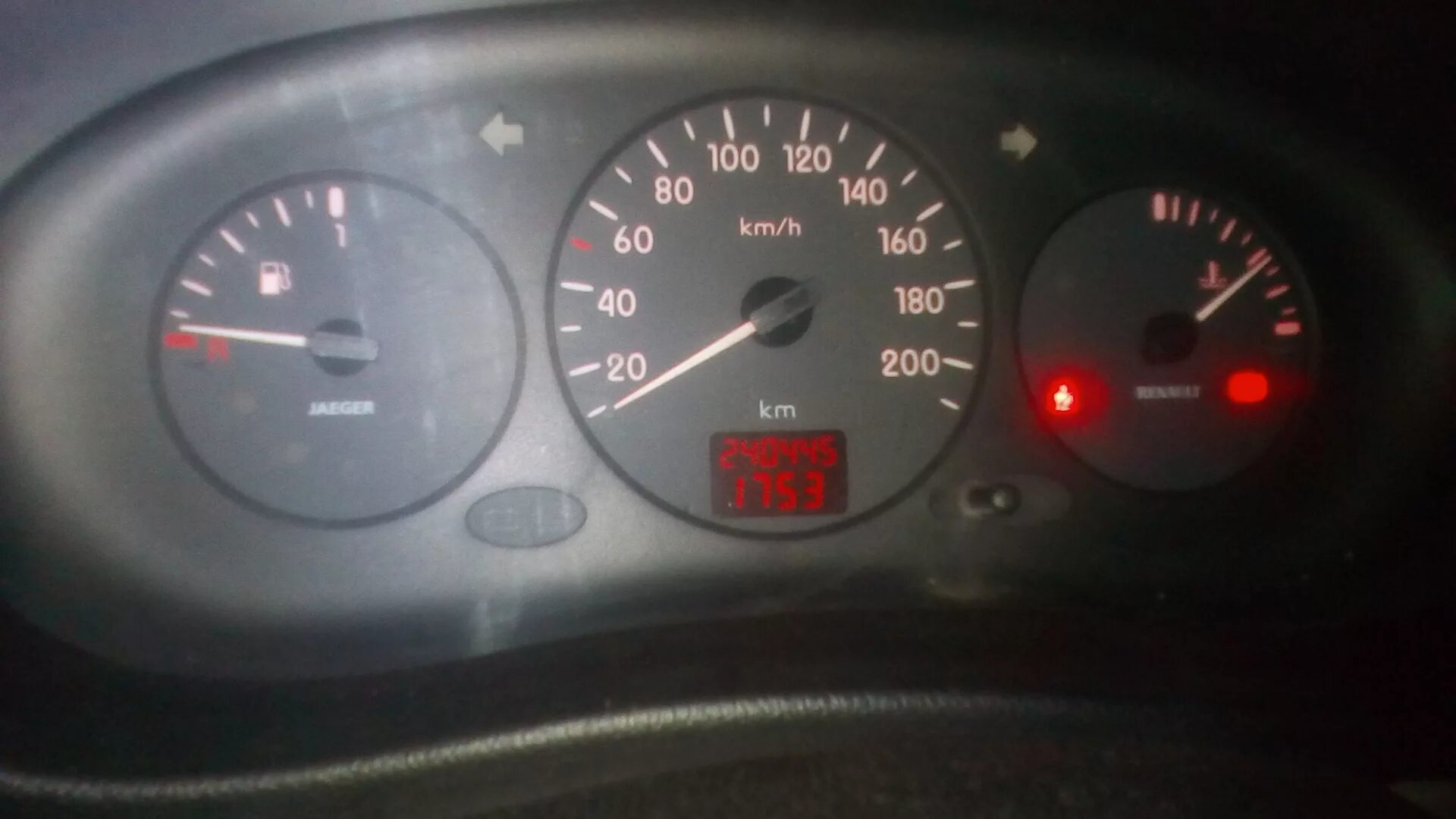 Портер хендай мигает спираль. Лампочка спираль на приборной панели. 124 мерседес лампочка накала. Горит лампочка абс и есп опель астра н. Постоянно горит лампа накала.