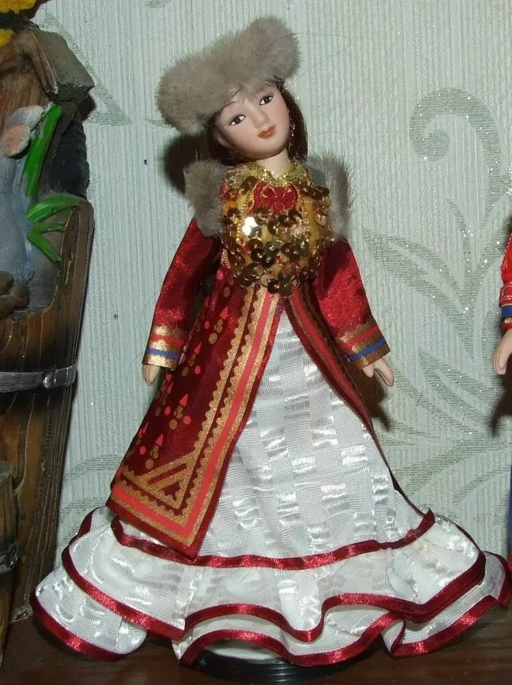 Башкирские куклы. Национальная кукла башкирка. куклы в национальных костюмах. кукла в башкирской национальной одежде. кукла в народном костюме.