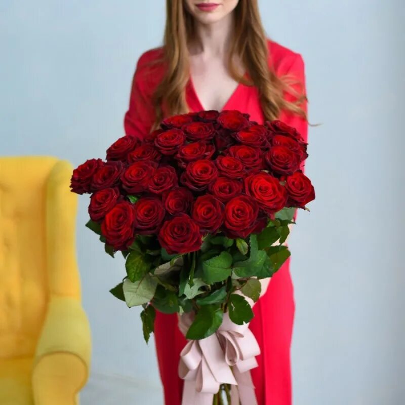 Красные розы длинные