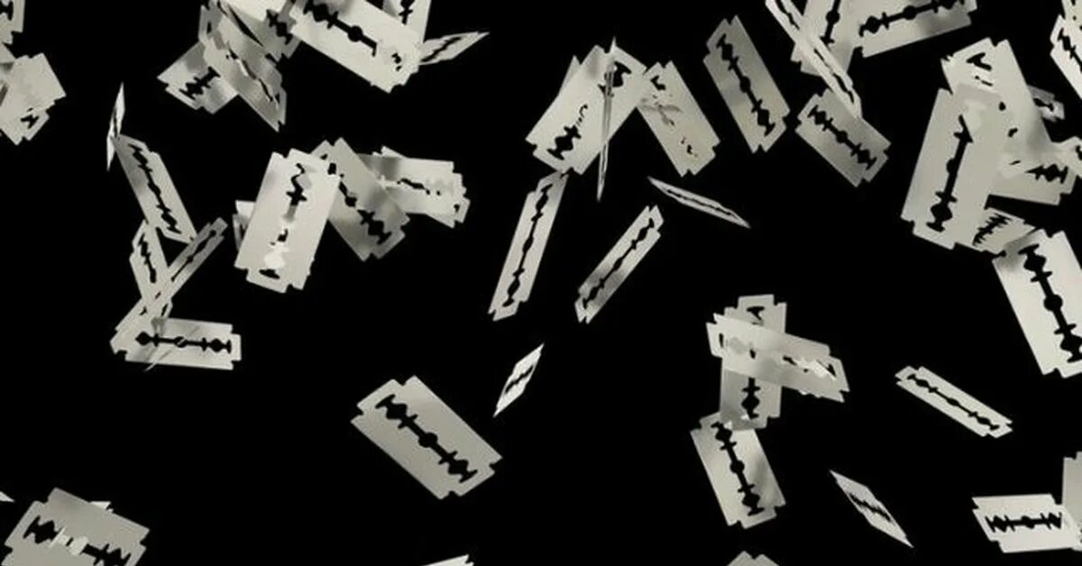 Окровавленное лезвие от бритвы. Лезвие на телефон. Лезвия для станка. Лезвие от бритвы. 95164.
