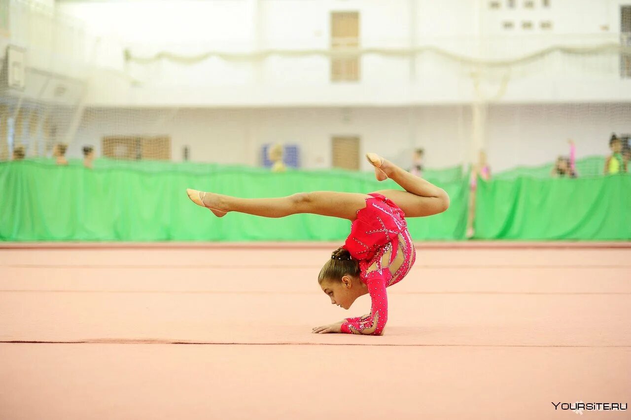 гимнастика для осанки для детей. упражнения для 8 лет. гимнастические упражнения для детей. комплекс упражнений для утренней зарядки для женщин. упражнения для 8 лет.