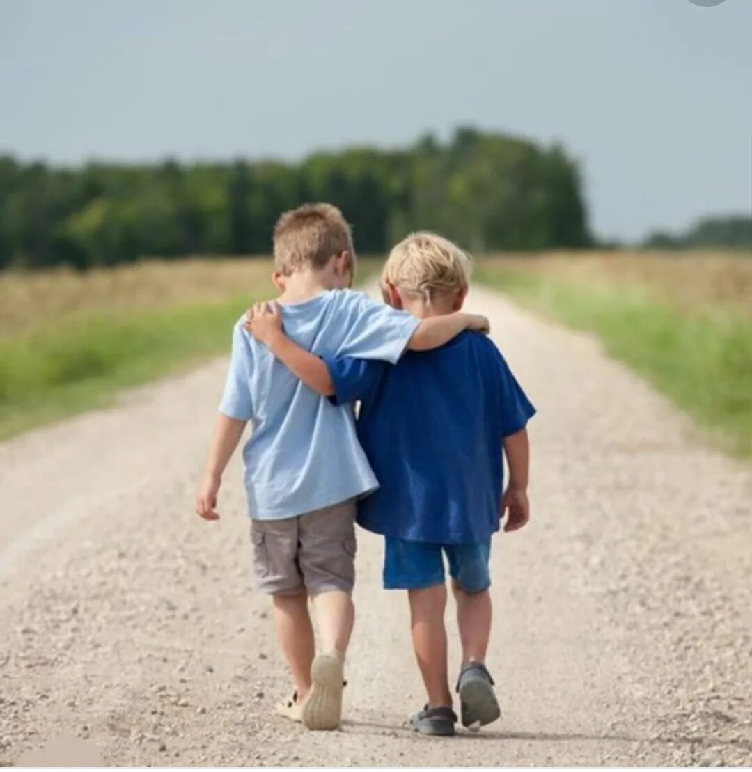 They were two best friends. Два друга мальчика. Дружба двух мальчиков. Мужская Дружба. Друзья картинки.