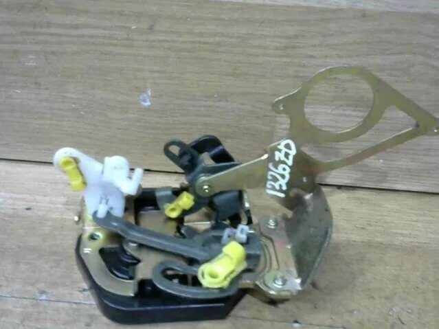 Хендэ матрикс замок двери задней. Замок багажника хендай матрикс. Замок крышки багажника мазда 3 бк седан. Хендай матрикс замок. Замок задней правой двери хендай матрикс.