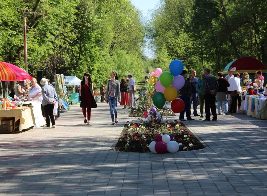 Комсомольский парк динская пляж. Ст динская комсомольский парк. Комсомольский парк динская. Комсомольский парк краснодарский край. Ст динская комсомольский парк.