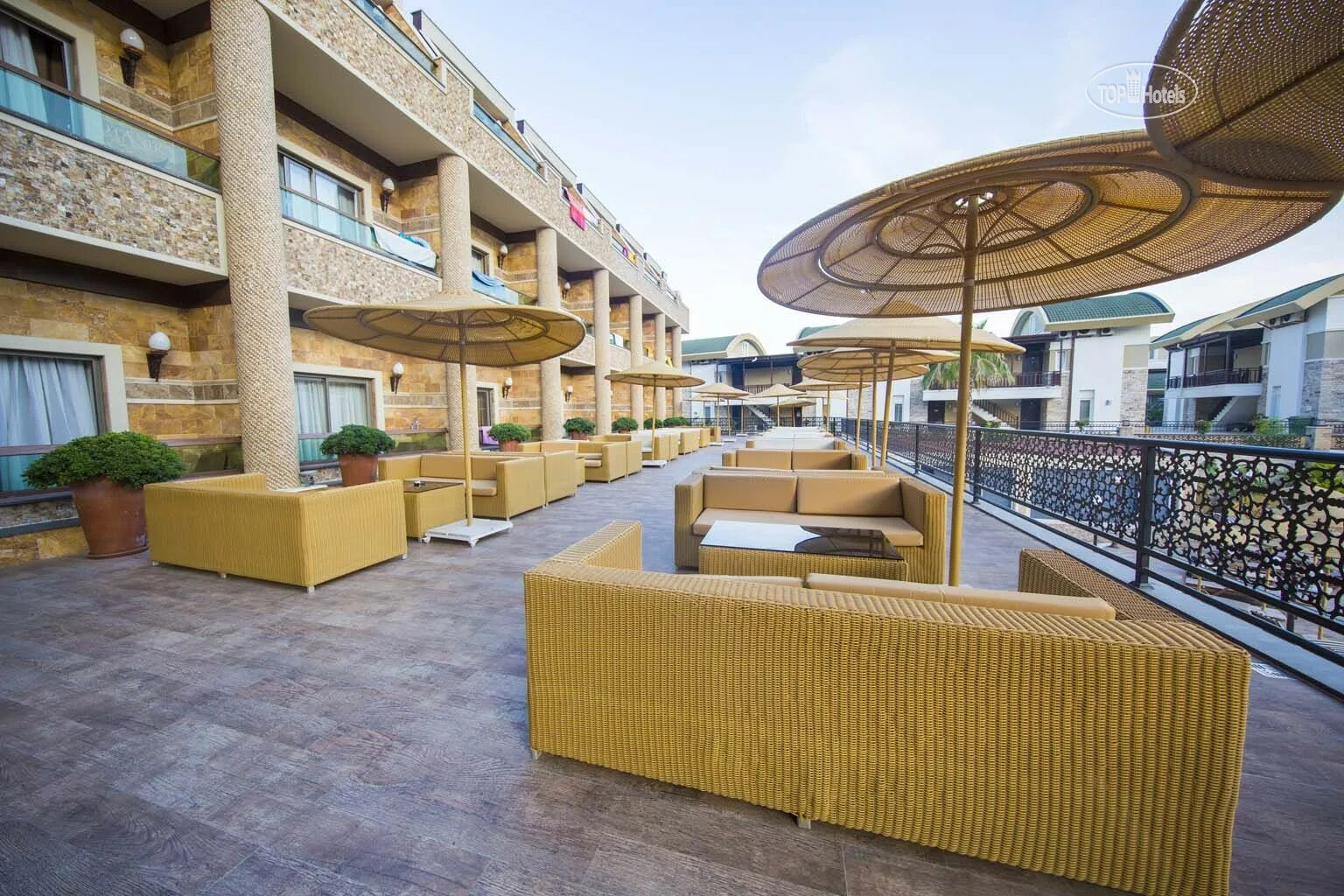Elamir resort hotel 4. Elamir resort hotel кемер. Elamir resort 4 кемер. Elamir resort hotel бунгало. Кемер турция отель ботаник резорт.