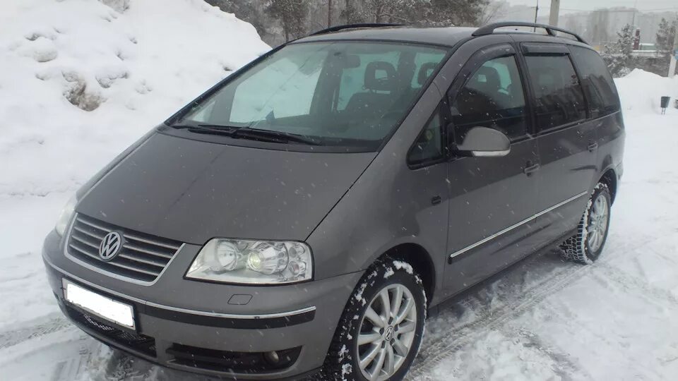 Купить фольксваген шаран тди. Volkswagen Sharan 1.9 TDI. VW Sharan 2001 1.9 TDI. Фольксваген Шаран 2008. Volkswagen Sharan 2008 год.