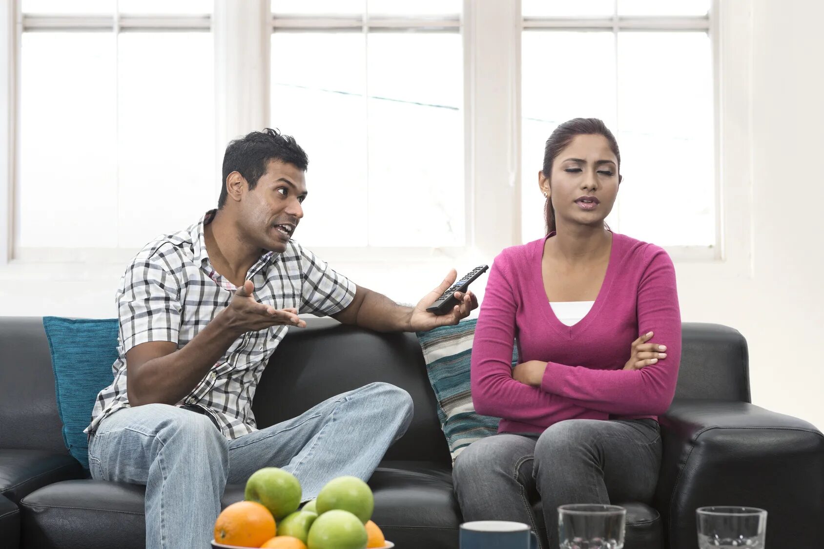 Негатив в семье. Зависть материнству. Husband. Indian couple Fighting. Conversation between friends