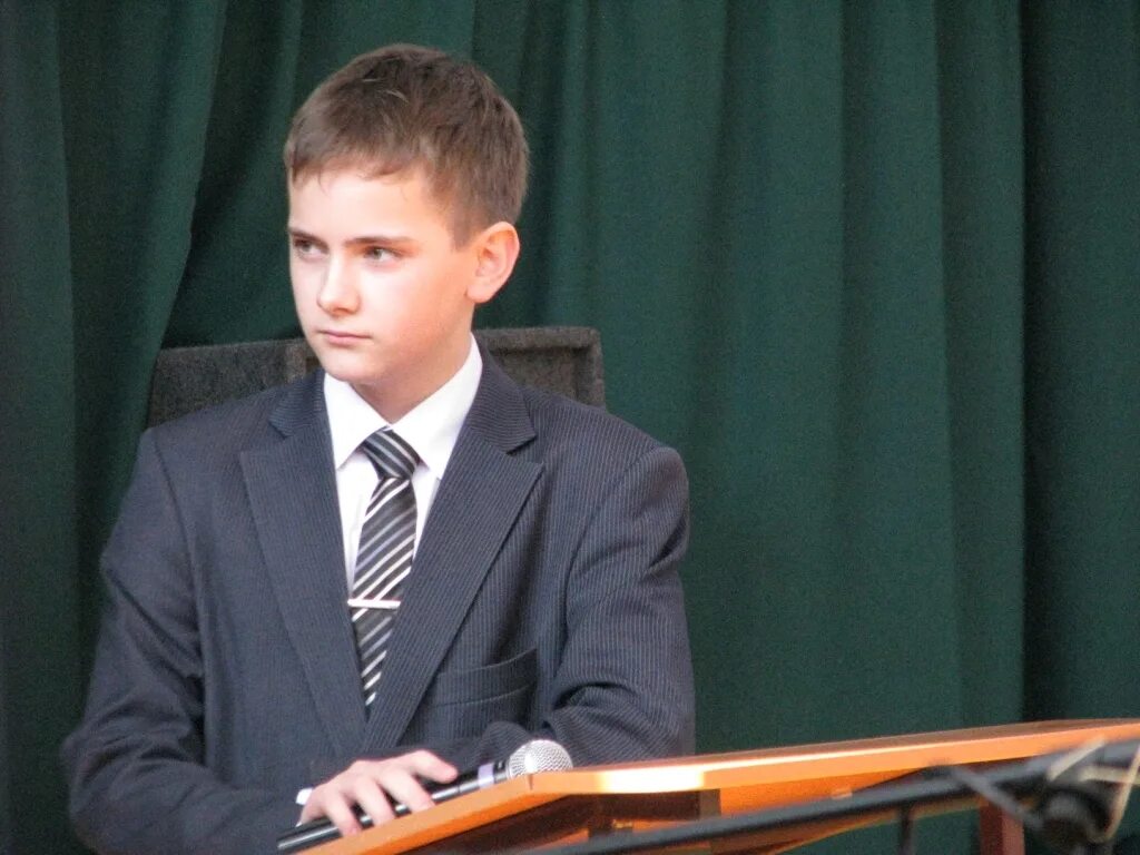 Школьный председатель. Школьный председатель. Директор школы фото. Выборы президента шаолв. Речь президента школы.