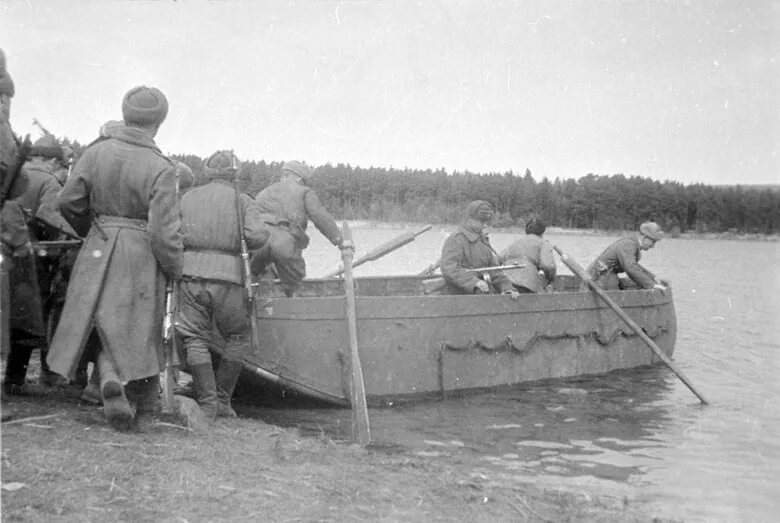 Форсирование реки Одер. Одер река форсирование реки. Форсирование реки Одер в 1945. Форсирование реки Висла 1944. Понтоны первый взвод