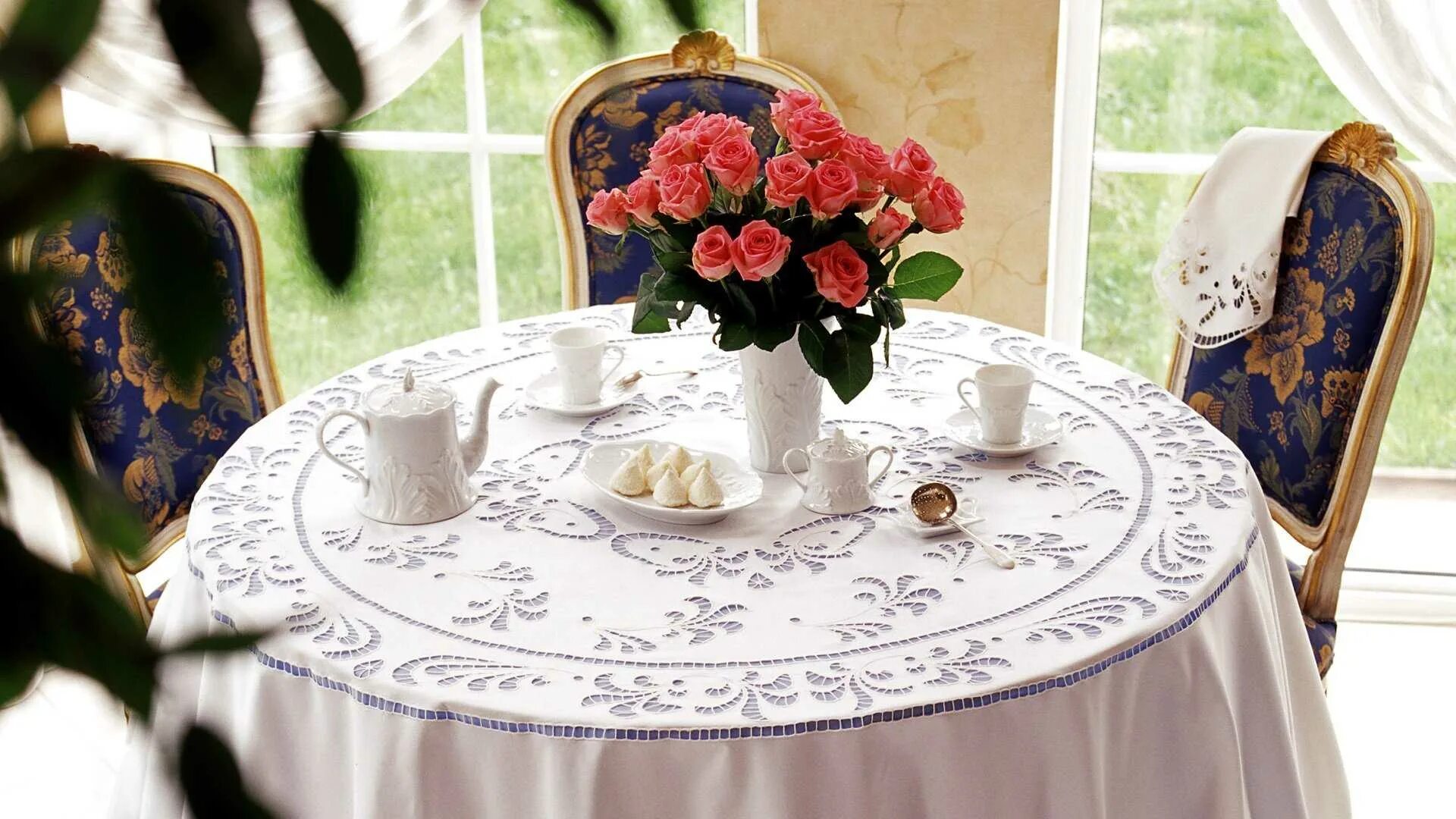 Скатерть. Современная скатерть. Красивые скатерти. Сервировка праздничного стола. Скатерть.