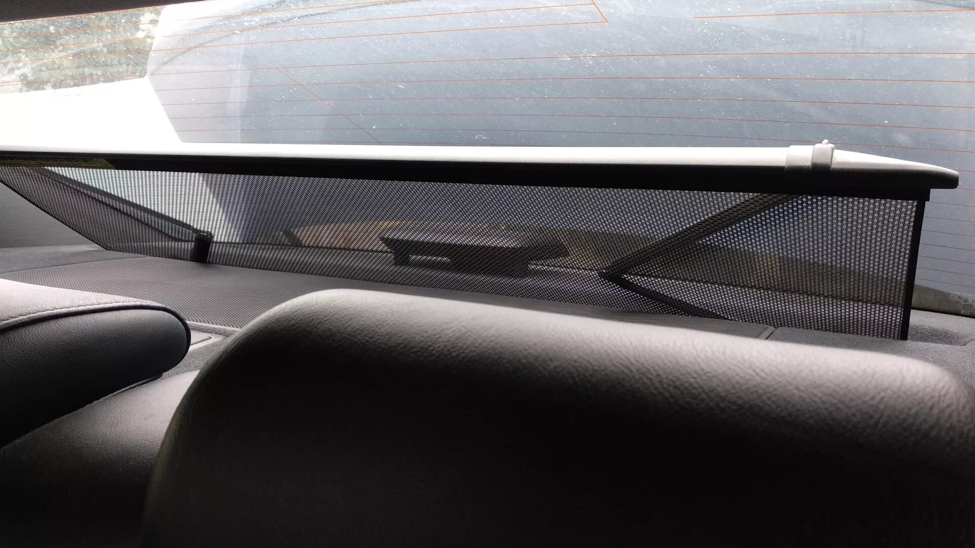 Шторка jaecoo. Gs300 шторка. lexus es шторки. электрошторка заднего стекла w210. крепления шторки лексус 2го поколения.