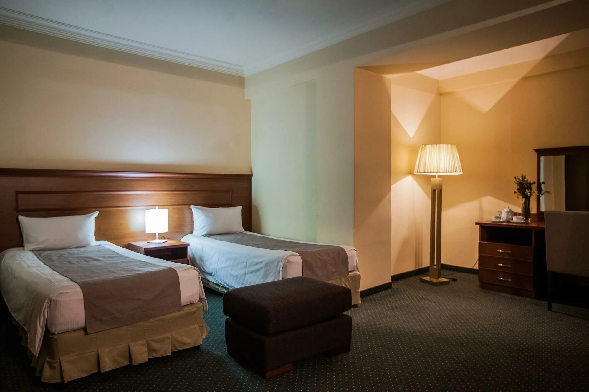 Royal tulip grand hotel yerevan. отель арцах ул. авиатранс ереван гостиница. степанакерт отель армения. отель ani grand hotel yerevan.