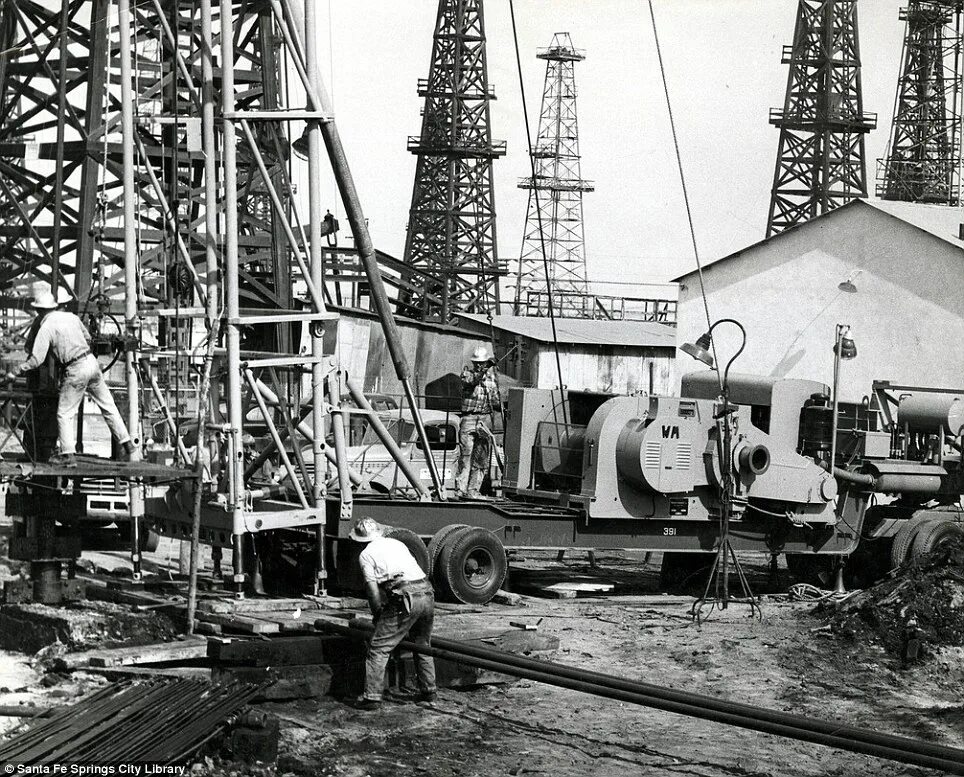 Добыча нефти начало. Добыча нефти в 19 веке в США. Нефтяная промышленность США 19 век. Нефтедобыча в США 19 века. Добыча нефти 19 век.