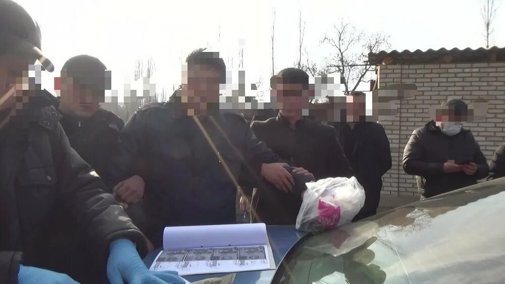Кого задержал бекешев вместо пташица. Милиция ноокатский район. гкнб задержали следователя ноокатского района. ноокат ровд. вымогательство милиция бишкек.