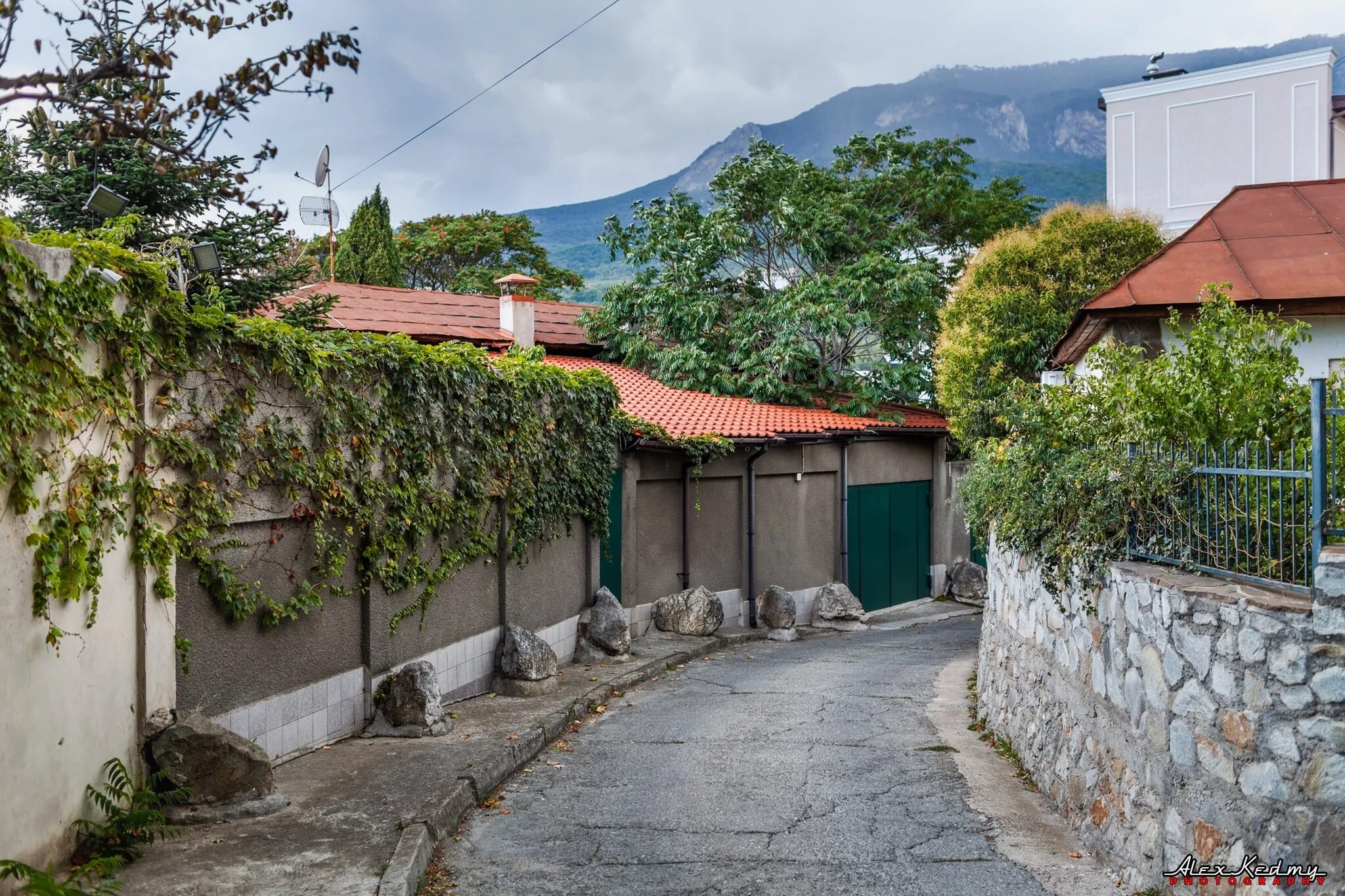 Гурзуф крым осенью. Гурзуф крым. Люди гурзуфа. Гурзуф 2021. Люди гурзуфа.