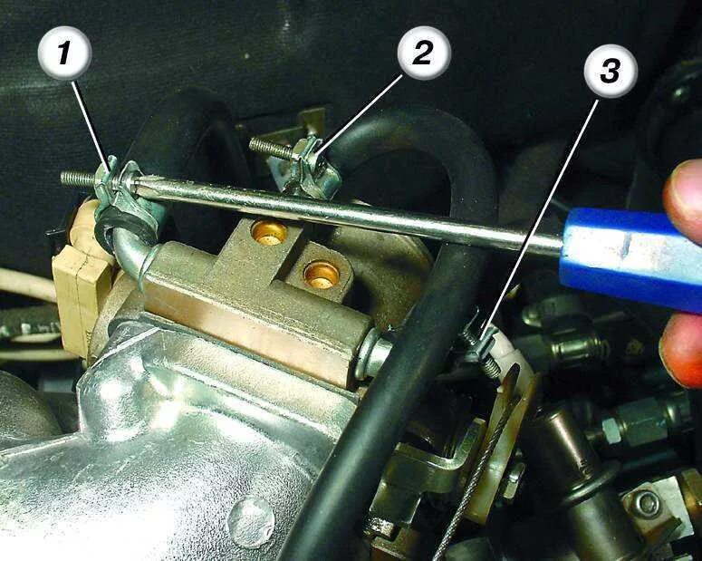 Дроссельный патрубок ВАЗ 2115. Патрубок дроссельной заслонки ВАЗ 2115. ВАЗ 2115 дроссель воздуха. Трубка дроссельной заслонки ВАЗ 2109. Выгнать воздух ваз 2114