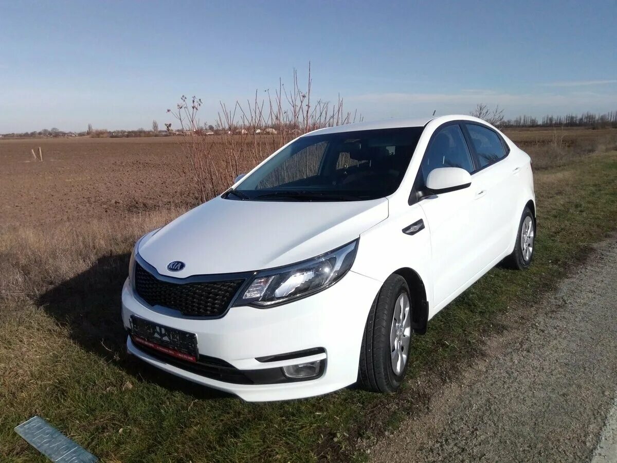 Купить б/у Kia Rio III Рестайлинг 1.6 AT (123 л.с.) бензин автомат в Боброве: бе