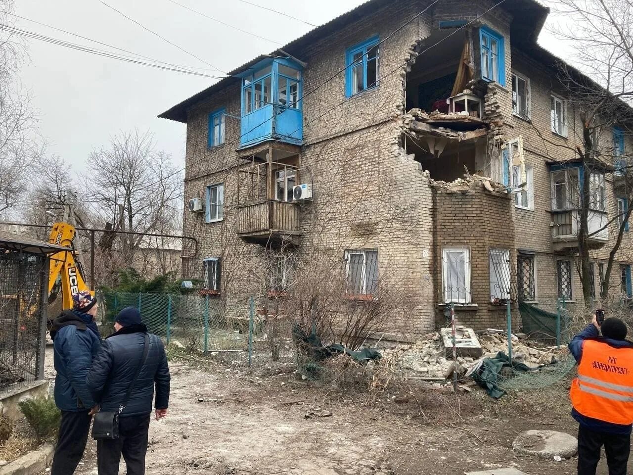 Когда прекратятся обстрелы донецка. Обстрел донецка украиной. Когда прекратятся обстрелы донецка. Донецк школа 22 обстрел. Обстрел николаева.