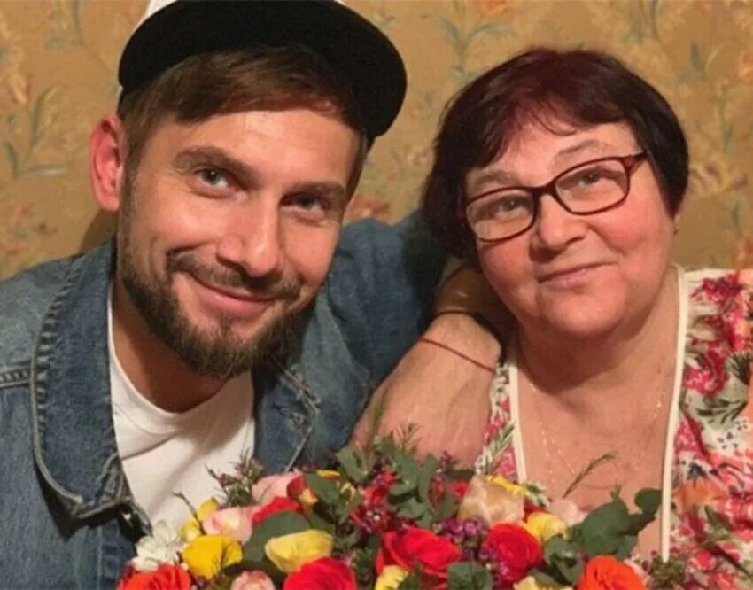 Мама андрея играть. Мама андрея гобзарова. Мама андрея играть. Мама андрея старого. Мама андрея играть.