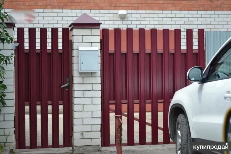 евроштакетник калитка фото. евроштакетник калитка фото. алютех ворота штакетник. штакетник м 3005. калитка из евроштакетника в рамке.