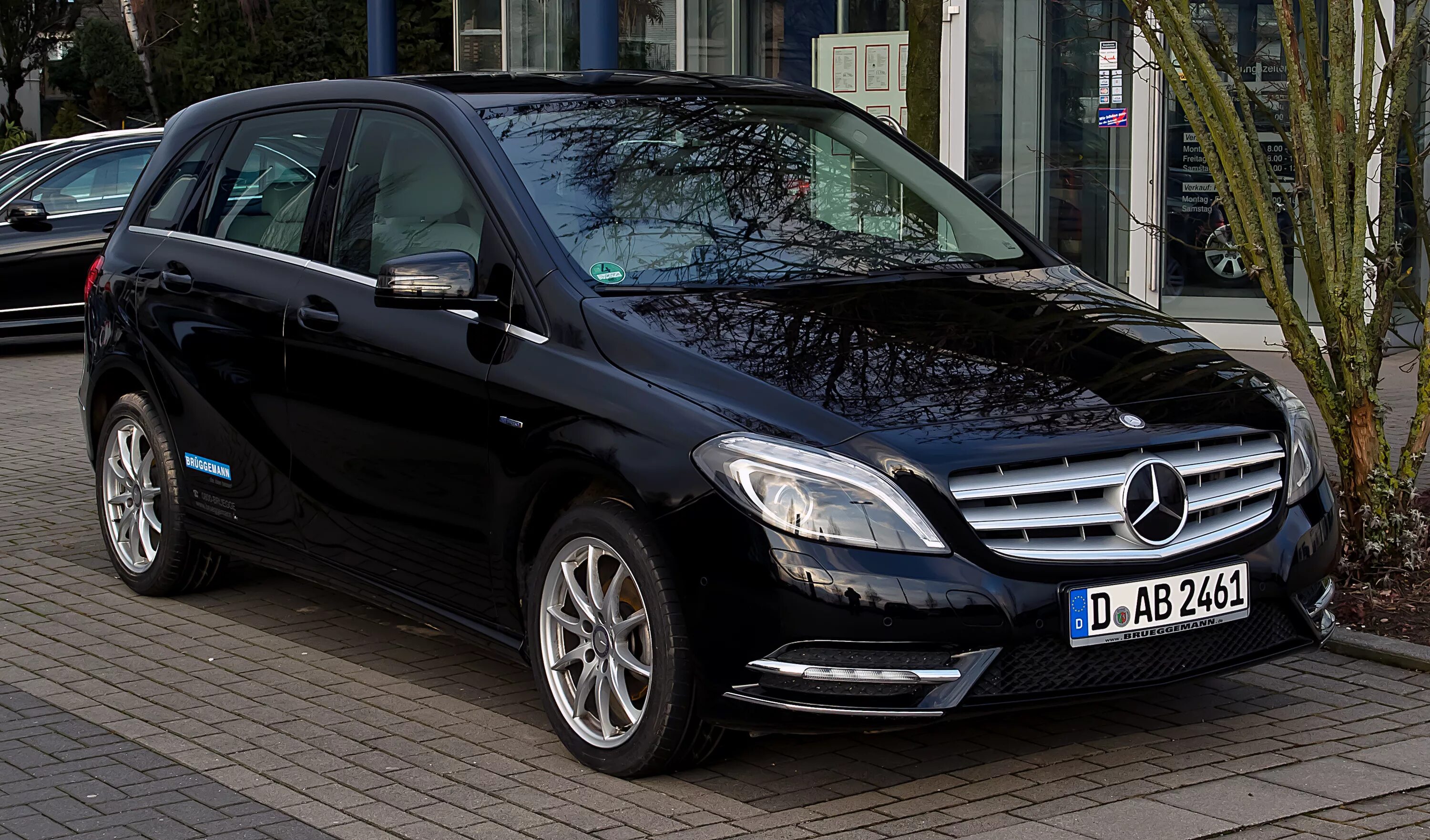 Купить мерседес бенц б у. Мерседес-Бенц b 180. Mercedes Benz b 180 CDI. Мерседес b180 w246. Mercedes Benz b180 2012.