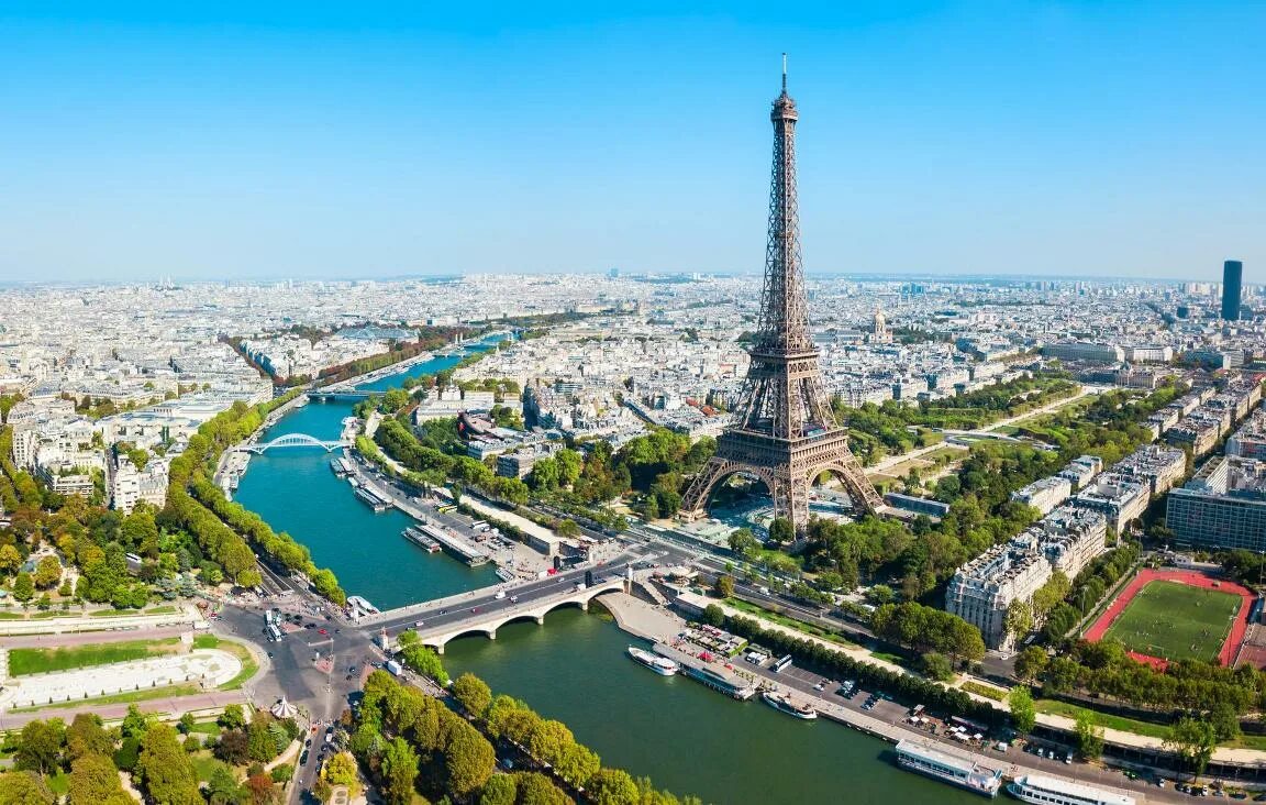 Считается одной из самых интересных. Париж столица Франции. Франция Париж Эйфелева башня. Эйфелева башня в Париже фото. Город Франция Эйфель башня.