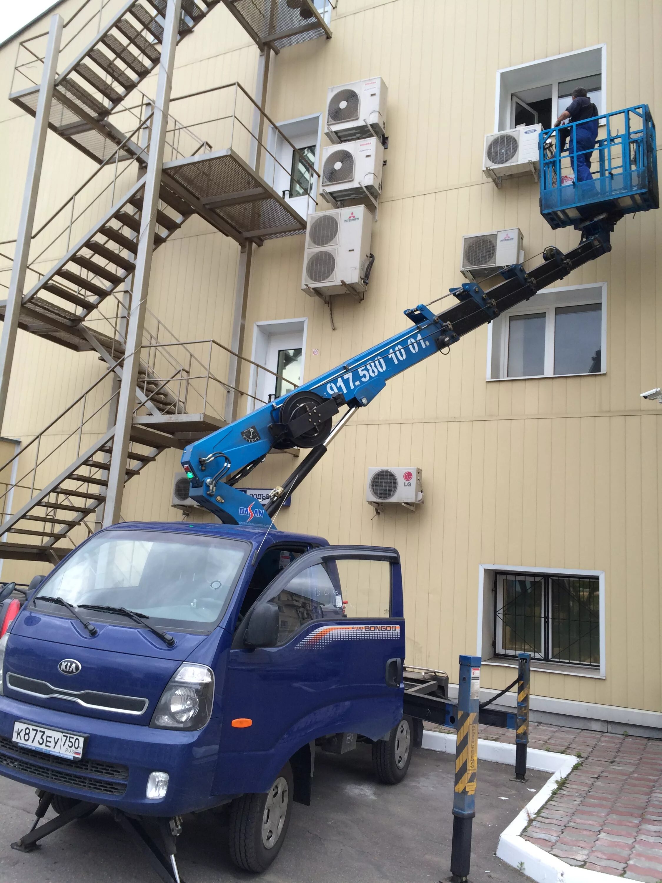 Автовышка спб. Автовышка 45 м хундай. автовышка socage da-22 20-22 метров. автовышка хендай 40.