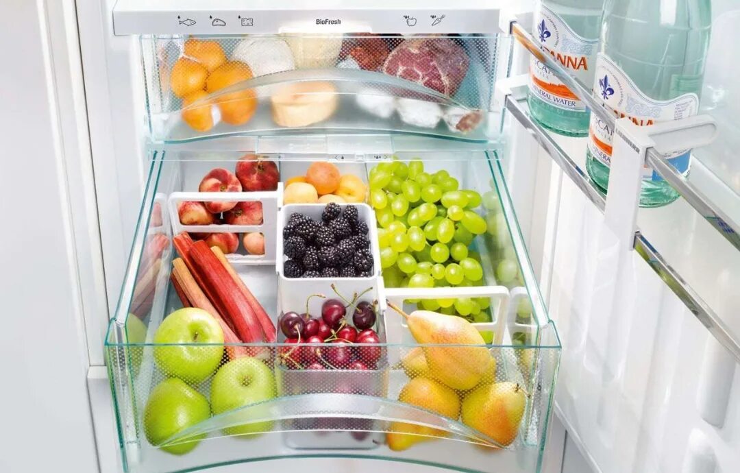 Длительное хранение фруктов. Либхер зона свежести. Холодильник Либхер под овощи. Фрукты в холодильнике. Зона свежести в холодильнике что это.