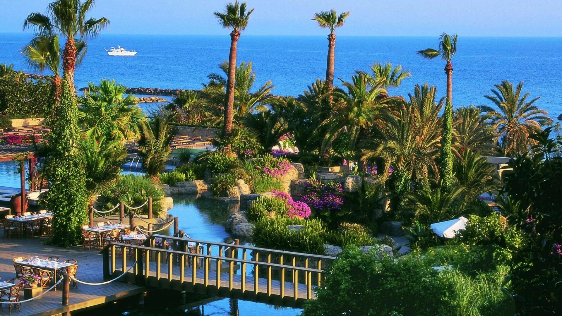 Остров кипр айнапа. Остров айя напа. Кипр летом. Лагуна афродиты на кипре. Кипр айя напа.