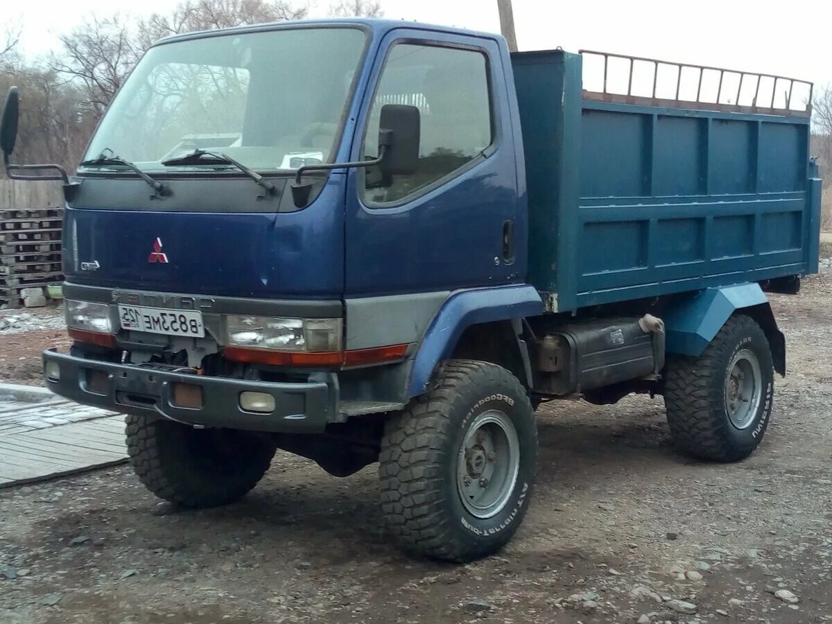 Дром хабаровский грузовики. Mitsubishi самосвал 3т Fuso fg532. Митсубиси Canter 4х4. Самосвал Mitsubishi Fuso 2 т. Грузовик Митсубиши Кантер самосвал.