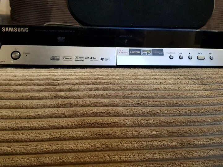 Ht tkx35. Ht-tkx35 samsung пульт. Samsung dvd home cinema system ht-tkx35. Samsung dvd home cinema system ht-tkx35. Samsung ht-e5550k.