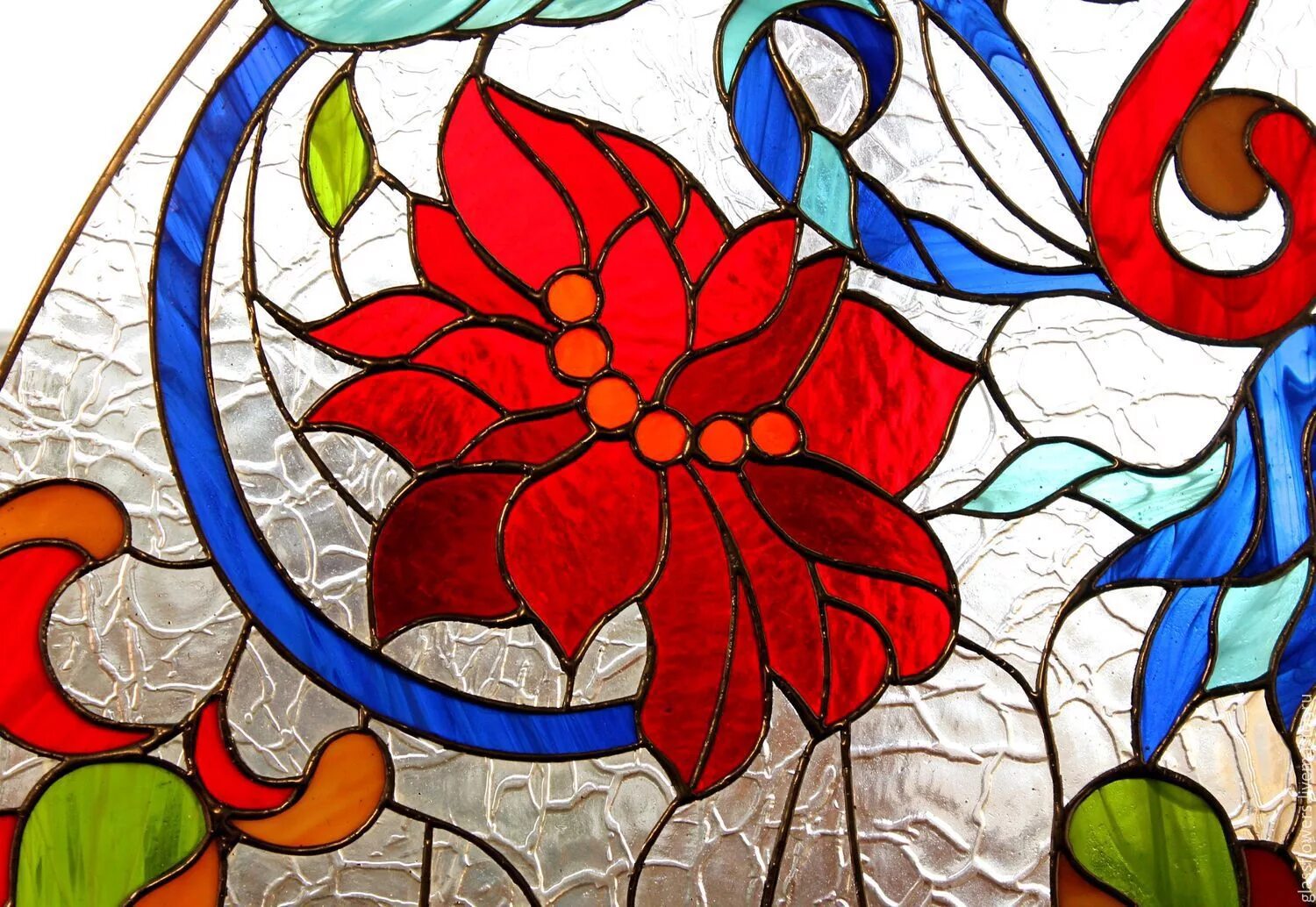Витраж тиффани. Спаечный витраж. Витраж liva stained glass. Расписной витраж. Эрклез витраж.